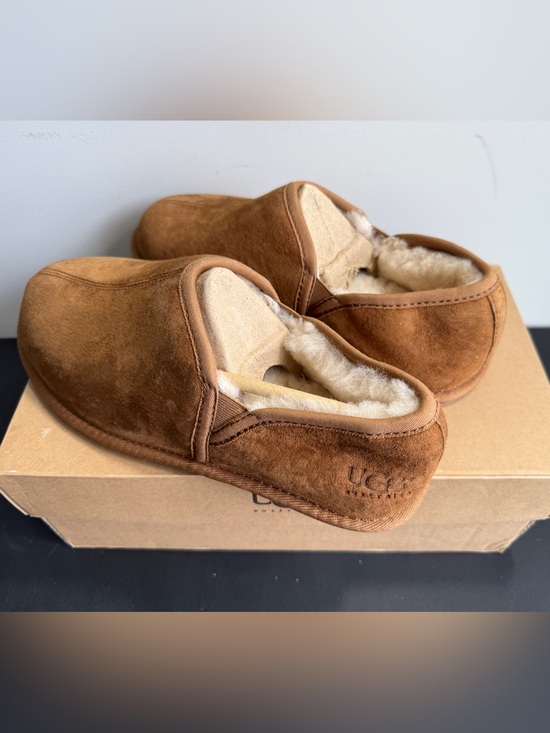 UGG Other - UGG Scuff Romeo II Slippers
